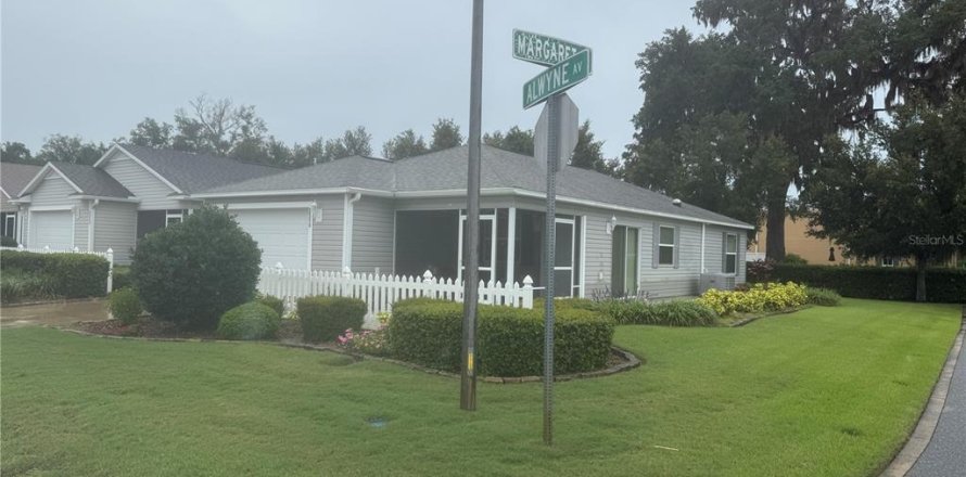 Villa ou maison à The Villages, Floride 2 chambres, 107.4 m2 № 1817535