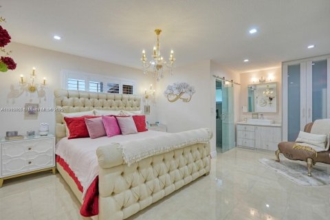 House in Cutler Bay, Florida 4 bedrooms, 170.2 sq.m. № 1974463 - photo 4