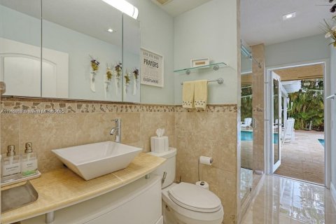 House in Cutler Bay, Florida 4 bedrooms, 170.2 sq.m. № 1974463 - photo 8