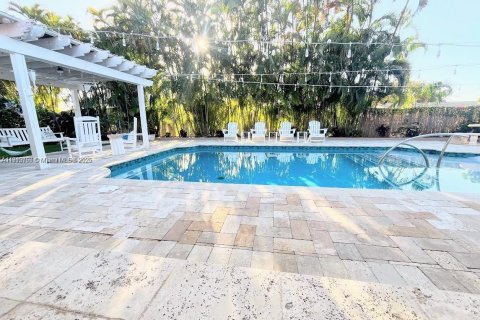 House in Cutler Bay, Florida 4 bedrooms, 170.2 sq.m. № 1974463 - photo 13