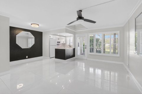 Condo in Deerfield Beach, Florida, 1 bedroom  № 2184505