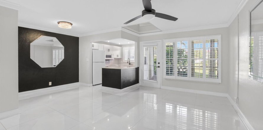 Condo in Deerfield Beach, Florida, 1 bedroom № 2184505