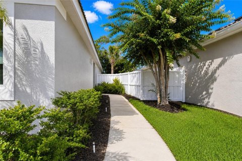 House in Bradenton, Florida 2 bedrooms, 170.66 sq.m. № 2167131 - photo 5