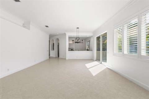 House in Bradenton, Florida 2 bedrooms, 170.66 sq.m. № 2167131 - photo 11
