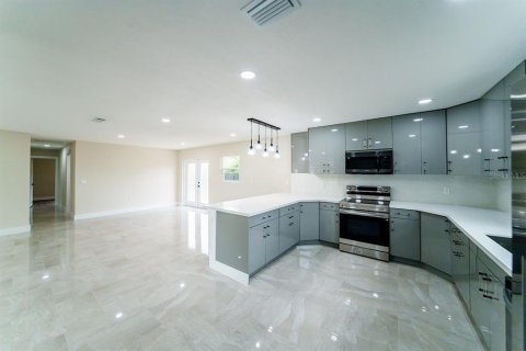 Casa en venta en Bradenton, Florida, 3 dormitorios, 137.87 m2 № 1777043 - foto 6