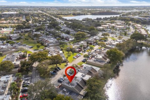 Adosado en venta en Pembroke Pines, Florida, 3 dormitorios, 140.38 m2 № 2025384 - foto 26