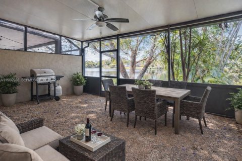 Adosado en venta en Pembroke Pines, Florida, 3 dormitorios, 140.38 m2 № 2025384 - foto 19