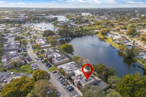 Adosado en venta en Pembroke Pines, Florida, 3 dormitorios, 140.38 m2 № 2025384 - foto 25