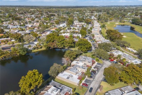 Adosado en venta en Pembroke Pines, Florida, 3 dormitorios, 140.38 m2 № 2025384 - foto 29