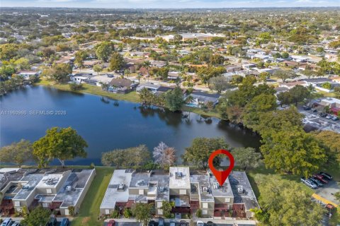 Adosado en venta en Pembroke Pines, Florida, 3 dormitorios, 140.38 m2 № 2025384 - foto 23