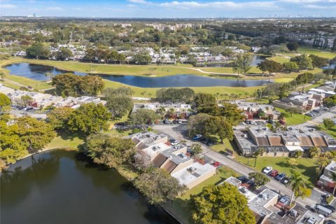 Adosado en venta en Pembroke Pines, Florida, 3 dormitorios, 140.38 m2 № 2025384 - foto 28