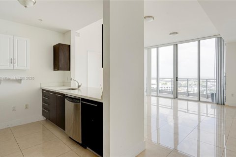 Купить кондоминиум в Майами, Флорида 2 спальни, 101.45м2, № 1962919 - фото 5
