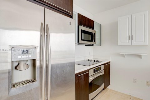 Купить кондоминиум в Майами, Флорида 2 спальни, 101.45м2, № 1962919 - фото 8