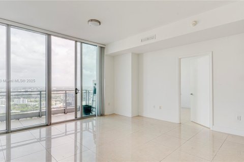 Купить кондоминиум в Майами, Флорида 2 спальни, 101.45м2, № 1962919 - фото 3