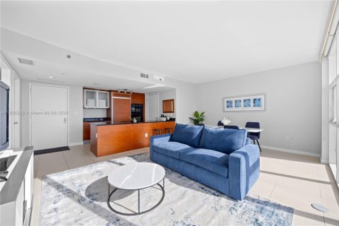 Condo in Hallandale Beach, Florida, 1 bedroom  № 2194058