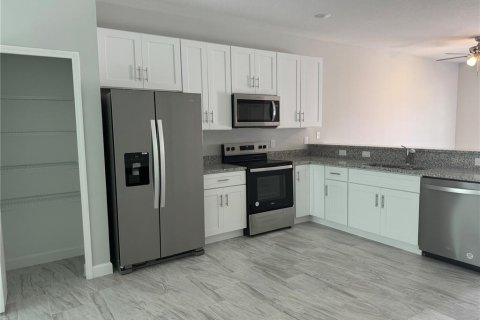 Apartamento en alquiler en Kissimmee, Florida, 3 dormitorios, 121.14 m2 № 1916095 - foto 7