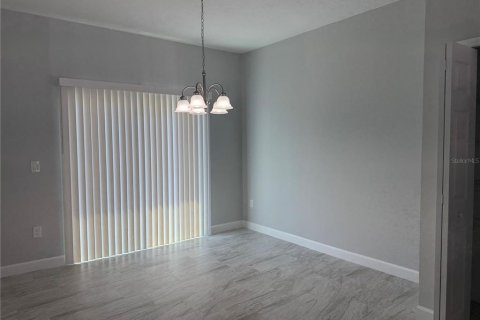 Apartamento en alquiler en Kissimmee, Florida, 3 dormitorios, 121.14 m2 № 1916095 - foto 3