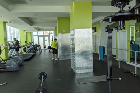 Condo in Miami, Florida, 2 bedrooms  № 2047308 - photo 8