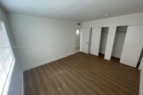 Condominio en alquiler en North Miami, Florida, 2 dormitorios, 106.47 m2 № 1964409 - foto 14