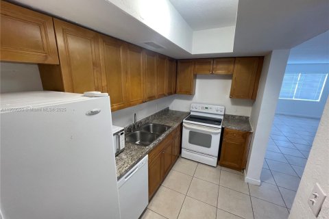 Condominio en alquiler en North Miami, Florida, 2 dormitorios, 106.47 m2 № 1964409 - foto 11