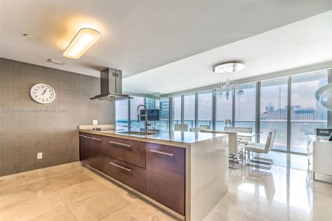 Copropriété à vendre à Miami, Floride: 3 chambres, 173.73 m2 № 1863949 - photo 2