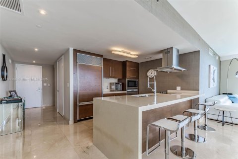 Copropriété à vendre à Miami, Floride: 3 chambres, 173.73 m2 № 1863949 - photo 4