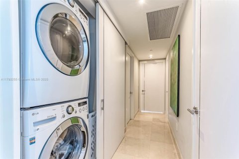 Copropriété à vendre à Miami, Floride: 3 chambres, 173.73 m2 № 1863949 - photo 20