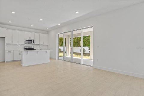 House in Mount Dora, Florida 5 bedrooms, 281.49 sq.m. № 1447523 - photo 7
