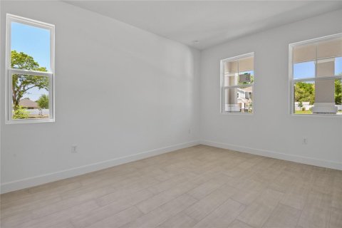 House in Mount Dora, Florida 5 bedrooms, 281.49 sq.m. № 1447523 - photo 6