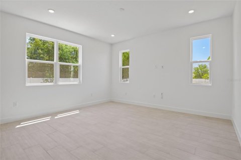 House in Mount Dora, Florida 5 bedrooms, 281.49 sq.m. № 1447523 - photo 11