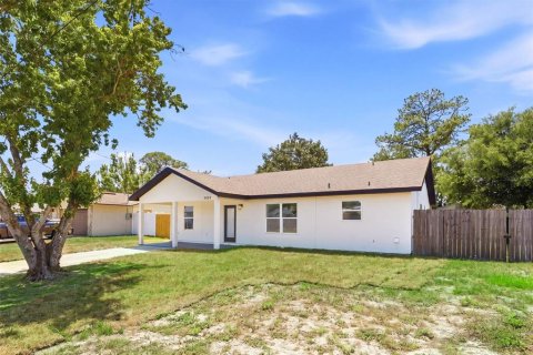 House in Cocoa, Florida 3 bedrooms, 130.53 sq.m. № 2129852 - photo 3
