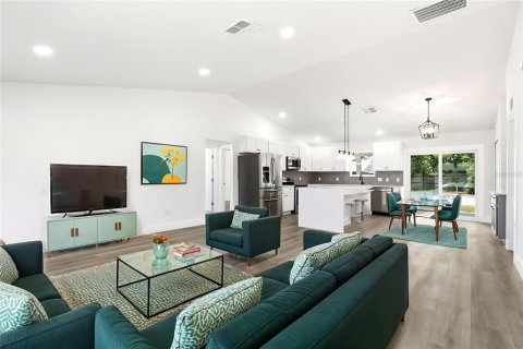 House in Cocoa, Florida 3 bedrooms, 130.53 sq.m. № 2129852 - photo 7