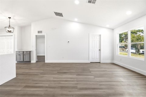 House in Cocoa, Florida 3 bedrooms, 130.53 sq.m. № 2129852 - photo 10