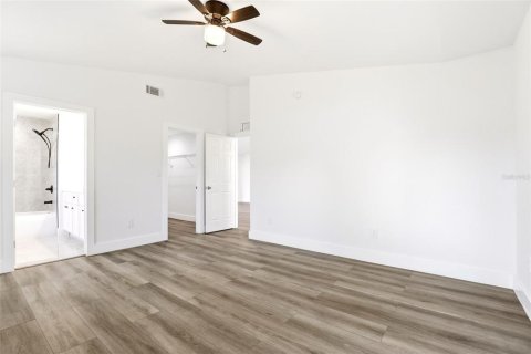 House in Cocoa, Florida 3 bedrooms, 130.53 sq.m. № 2129852 - photo 18