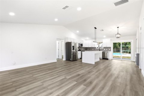 House in Cocoa, Florida 3 bedrooms, 130.53 sq.m. № 2129852 - photo 8