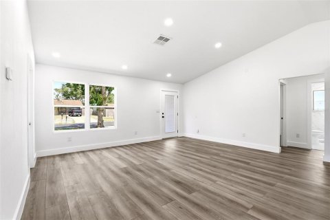 House in Cocoa, Florida 3 bedrooms, 130.53 sq.m. № 2129852 - photo 5