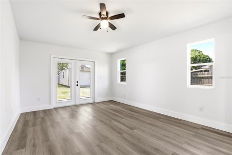 House in Cocoa, Florida 3 bedrooms, 130.53 sq.m. № 2129852 - photo 17