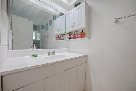 Купить виллу или дом в Санрайз, Флорида 2 спальни, 97.27м2, № 1940007 - фото 17