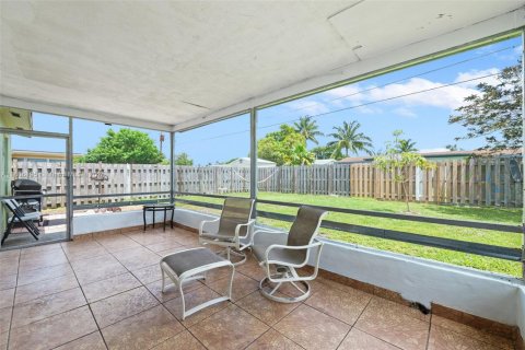 Купить виллу или дом в Санрайз, Флорида 2 спальни, 97.27м2, № 1940007 - фото 24