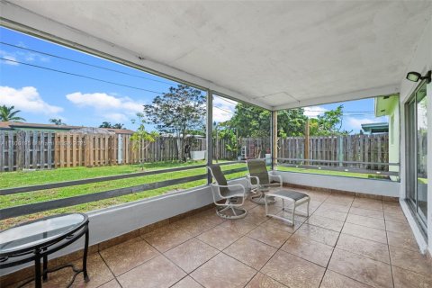 Купить виллу или дом в Санрайз, Флорида 2 спальни, 97.27м2, № 1940007 - фото 25
