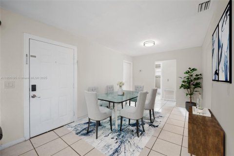 Купить виллу или дом в Санрайз, Флорида 2 спальни, 97.27м2, № 1940007 - фото 7