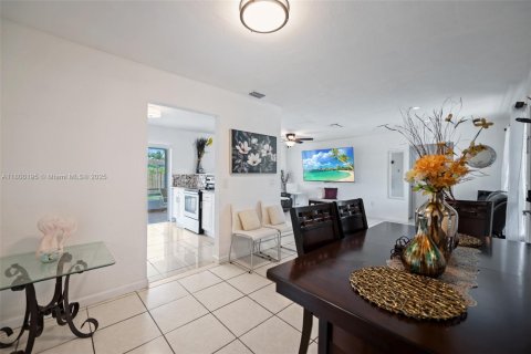 Купить виллу или дом в Санрайз, Флорида 2 спальни, 97.27м2, № 1940007 - фото 10