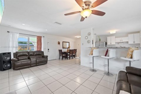 Купить виллу или дом в Санрайз, Флорида 2 спальни, 97.27м2, № 1940007 - фото 6
