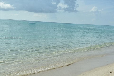 Condo in Sunny Isles Beach, Florida, 3 bedrooms № 1991347 - photo 22