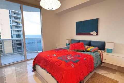 Condo in Sunny Isles Beach, Florida, 3 bedrooms № 1991347 - photo 17
