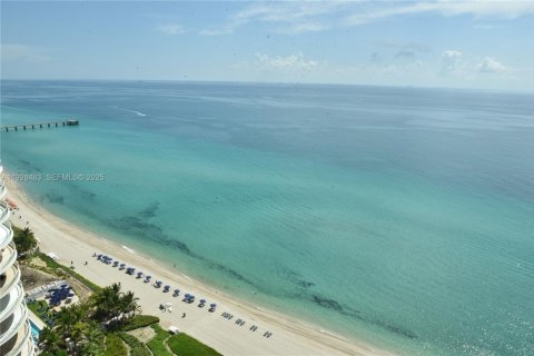 Condo in Sunny Isles Beach, Florida, 3 bedrooms № 1991347 - photo 23