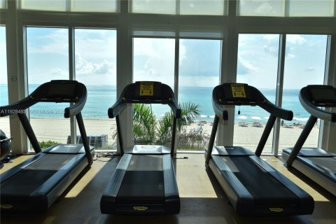 Condo in Sunny Isles Beach, Florida, 3 bedrooms № 1991347 - photo 24
