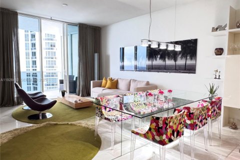 Condo in Sunny Isles Beach, Florida, 3 bedrooms № 1991347 - photo 7