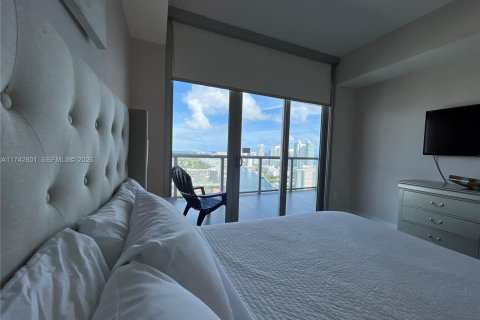 Condo in Hallandale Beach, Florida, 2 bedrooms  № 2014307 - photo 4