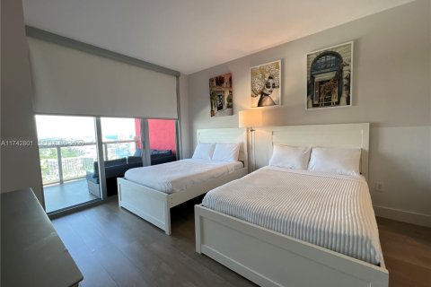 Condo in Hallandale Beach, Florida, 2 bedrooms  № 2014307 - photo 9